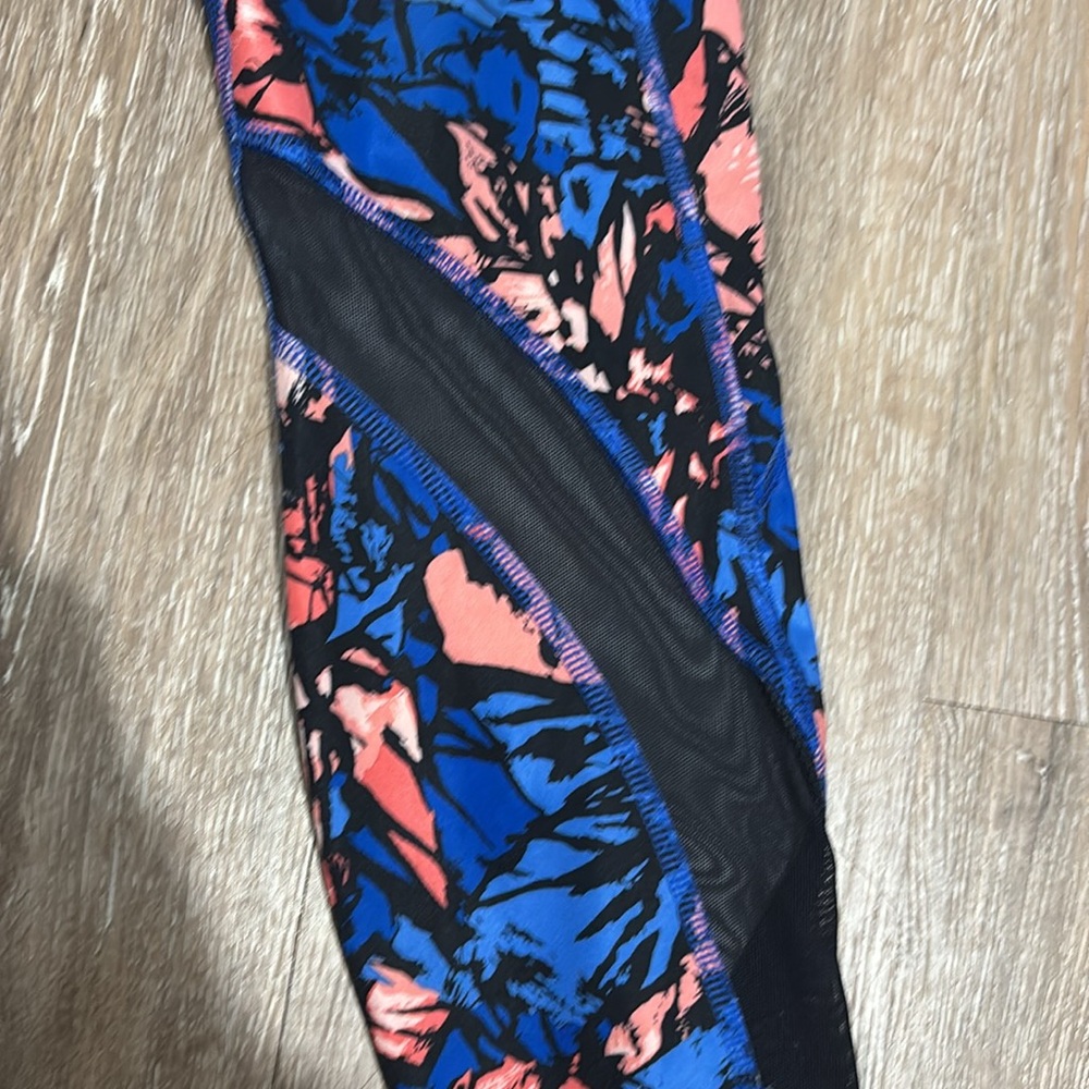 Lululemon - Picture 4 of 10